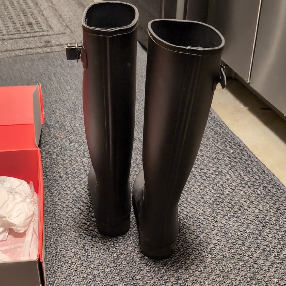 Hunter Slim Black Waterproof Rain Boots - Picture 7 of 7